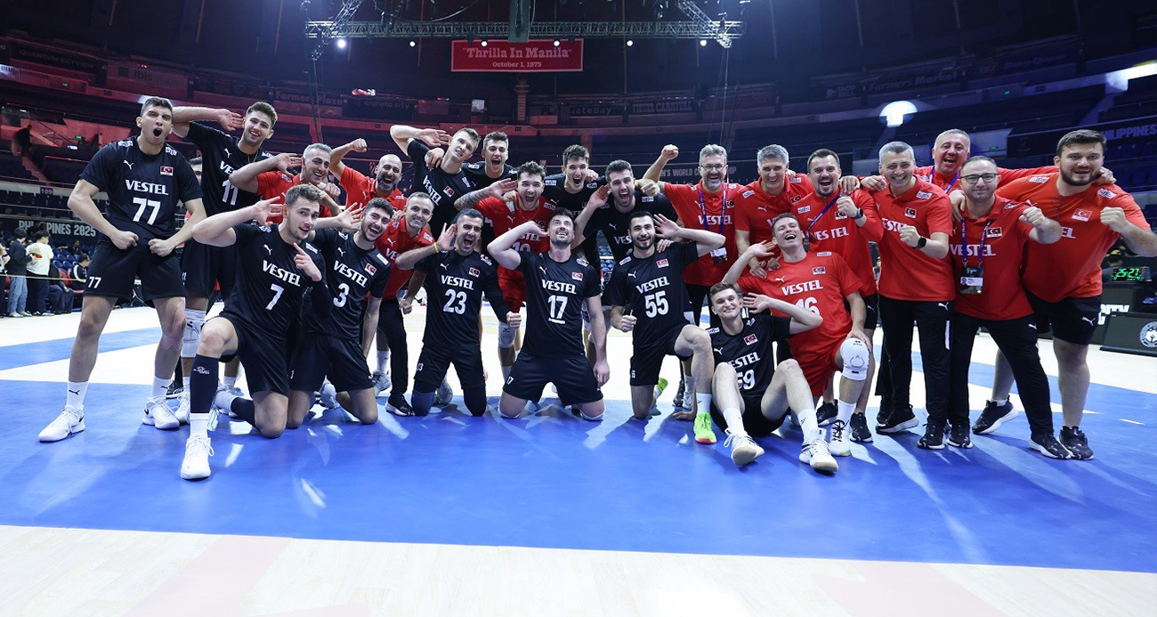 A MİLLİ ERKEK VOLEYBOL TAKIMI, NAMAĞLUP SON 16 TURUNA YÜKSELDİ 