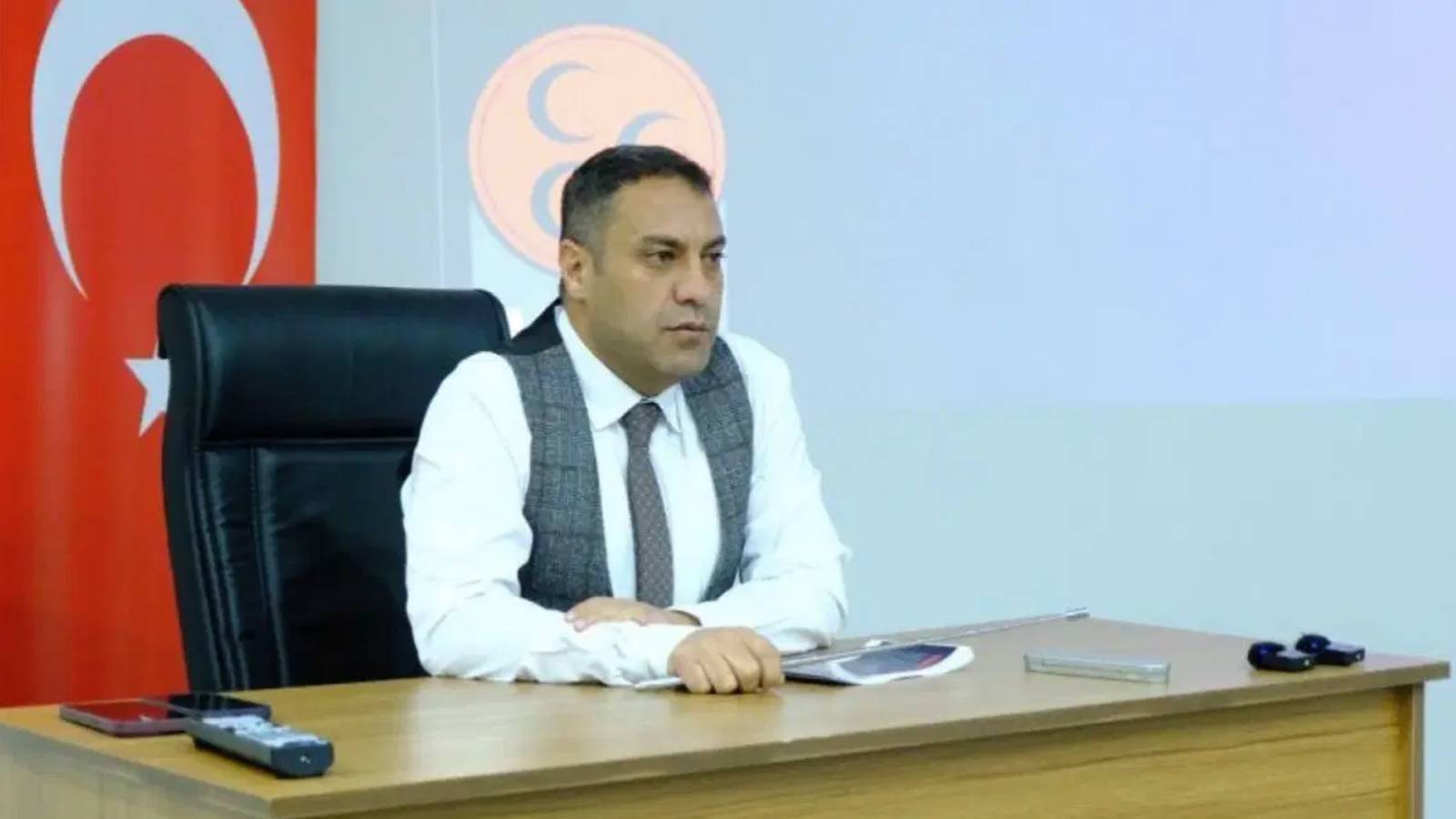 ADI SON GÜNLERDE ÇEŞİTLİ DEDİKODULARLA ANILIYORDU.. MHP’DE SÜRPRİZ İSTİFA.. SORGUN BELEDİYE BAŞKANI PARTİSİNDEN AYRILDI