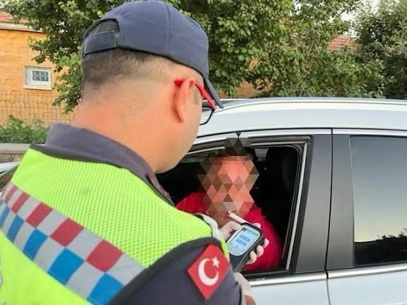 ALKOLLÜ ARAÇ KULLANMANIN FATURASI AĞIR OLDU, 30 BİN LİRA ÖDEYİP İKİ YIL ARAÇ KULLANAMAYACAK 