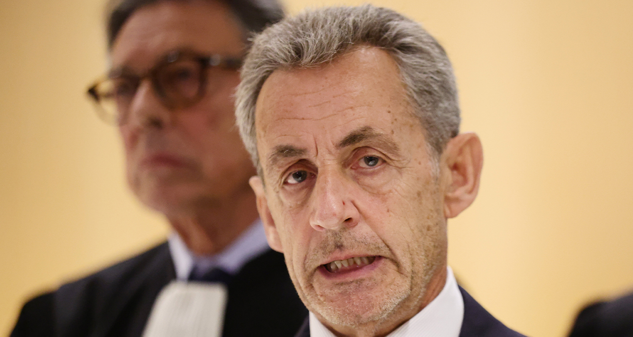 FRANSA'NIN ESKİ CUMHURBAŞKANI SARKOZY YARIN CEZAEVİNE GİRECEK