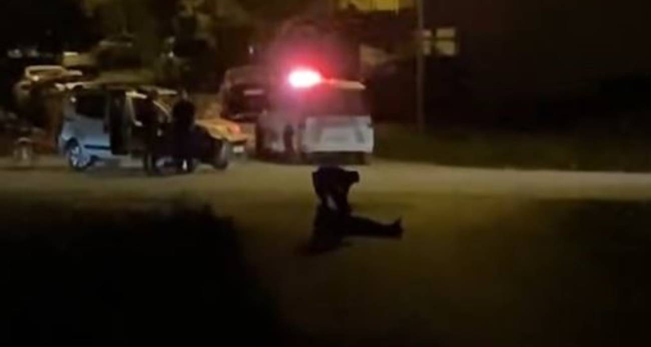 ARNAVUTKÖY’DE GECE YARISI SOKAK ORTASINDA KAVGA: POLİS GÜÇLÜKLE MÜDAHALE ETTİ
