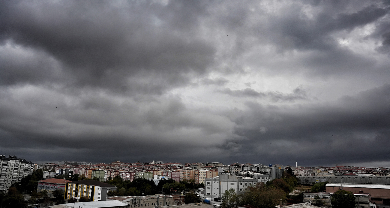 İSTANBUL’DA SAĞANAK YAĞIŞ BAŞLADI