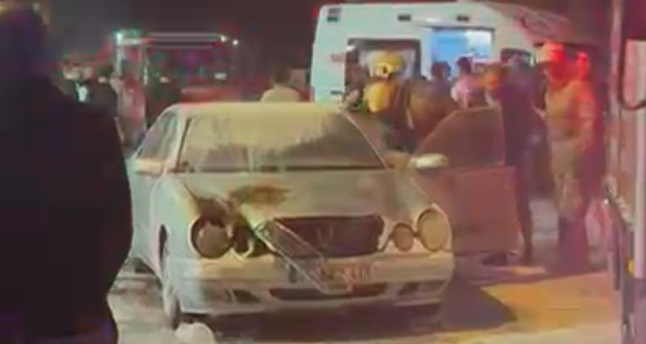 EŞİYLE KAVGA ETTİ, OTOMOBİLİYLE BİRLİKTE KENDİNİ ATEŞE VERDİ