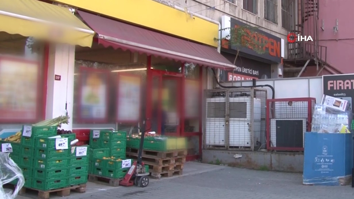 EYÜPSULTAN’DA MARKETTEN KÜÇÜK ÇOCUĞU KAÇIRMAK İSTEYEN ŞAHIS GÖZALTINA ALINDI