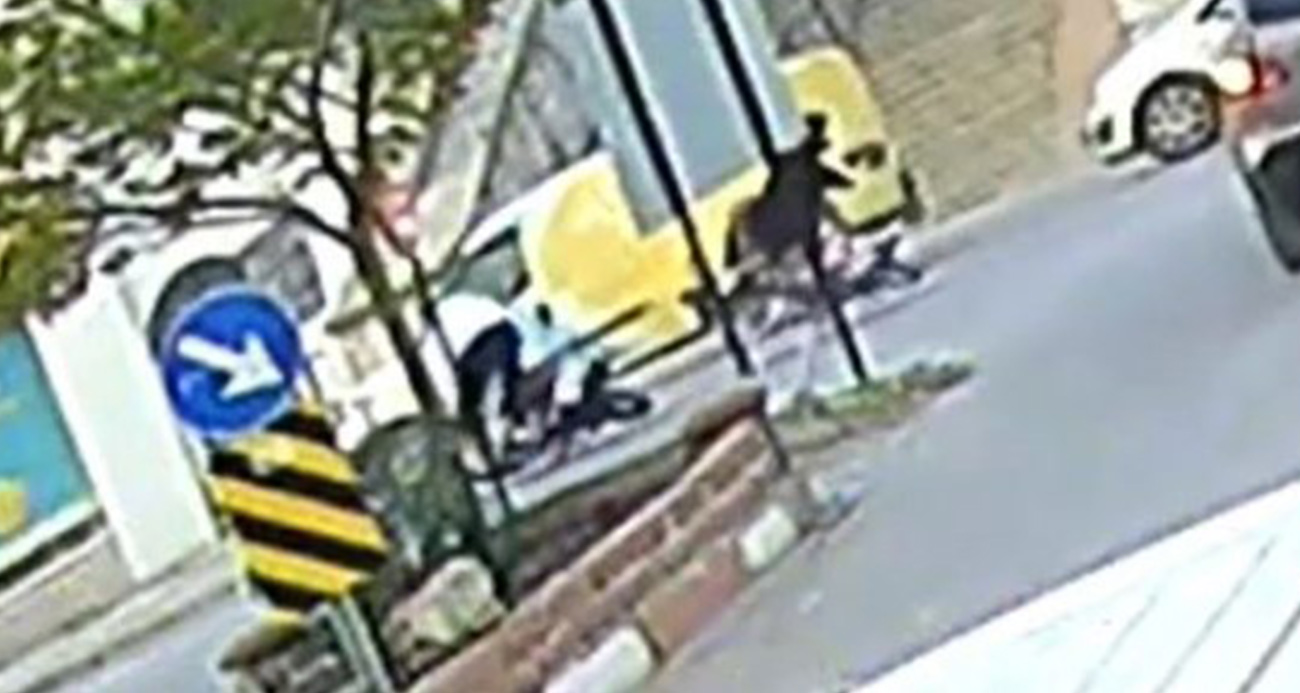 DENİZLİ’DE AKIL ALMAZ KAZA: SİNYALİ KOLUYLA VERİNCE MOTOSİKLETLİYİ YERE DÜŞÜRDÜ