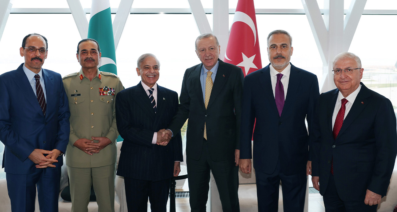 CUMHURBAŞKANI ERDOĞAN, PAKİSTAN BAŞBAKANI ŞERİF İLE BİR ARAYA GELDİ