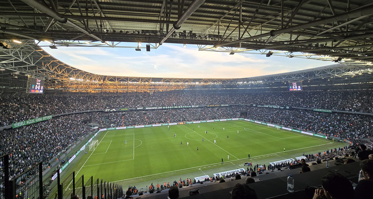 KOCAELİSPOR - GALATASARAY MAÇINDA SEYİRCİ REKORU KIRILDI
