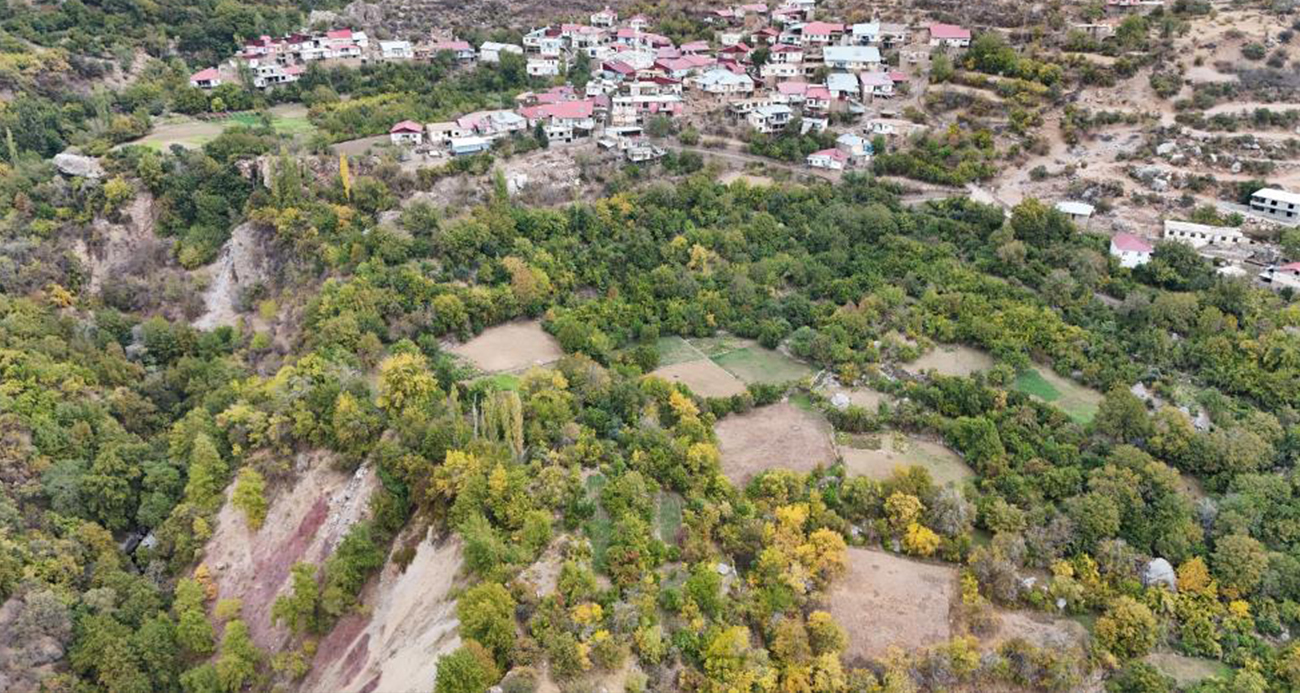 DİYARBAKIR’IN BU KÖYÜNDE NE EKSEN ONU BİÇİYORSUN 