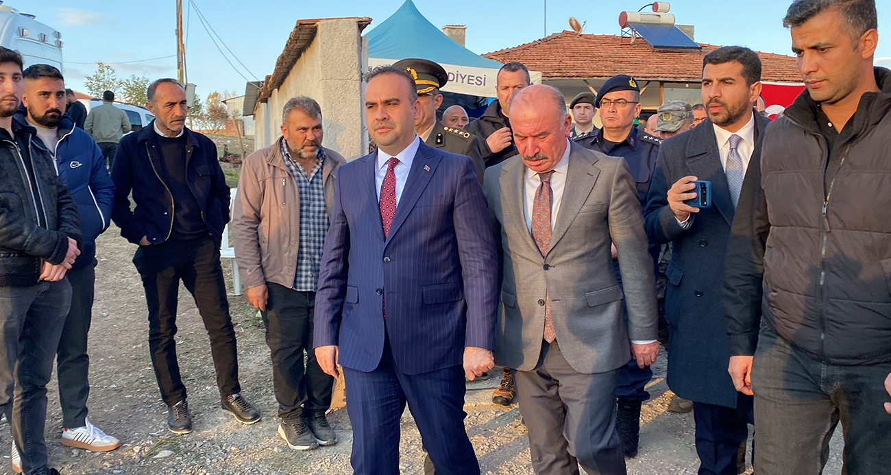 SANAYİ VE TEKNOLOJİ BAKANI KACIR’DAN ŞEHİT AİLESİNE TAZİYE ZİYARETİ