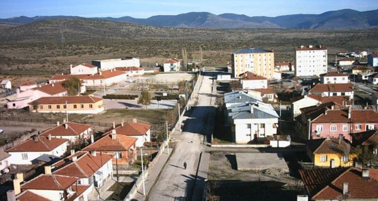 KIBRISCIK KÖY OLMA TEHLİKESİYLE KARŞI KARŞIYA: BAŞKAN GÖZYAŞLARINI TUTAMADI 