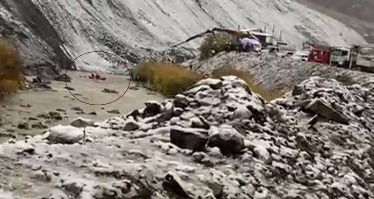 KAYADAN KAÇAN ARAÇ ZAP SUYU’NA DÜŞTÜ: 4 MADENCİ KURTARILDI