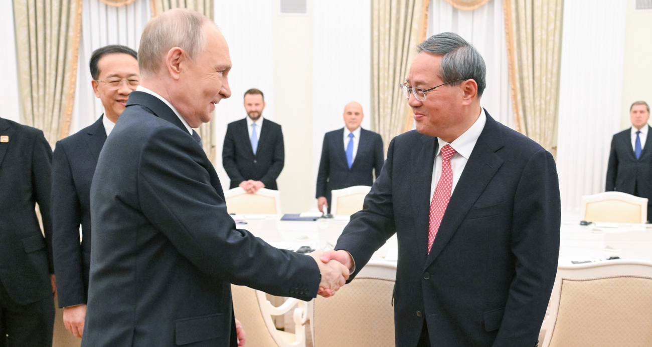 PUTİN, ÇİN BAŞBAKANI Lİ İLE BİR ARAYA GELDİ