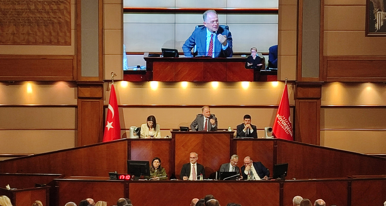 İBB MECLİSİ’NDE &QUOT;İDDİANAME&QUOT; GERGİNLİĞİ 