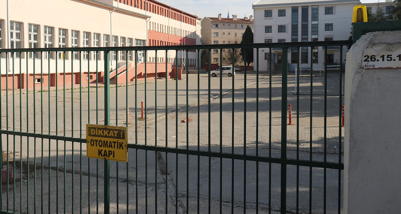 YEDİĞİ GIDADAN ZEHİRLENEN LİSE ÖĞRENCİSİ HASTANEYE KALDIRILDI 