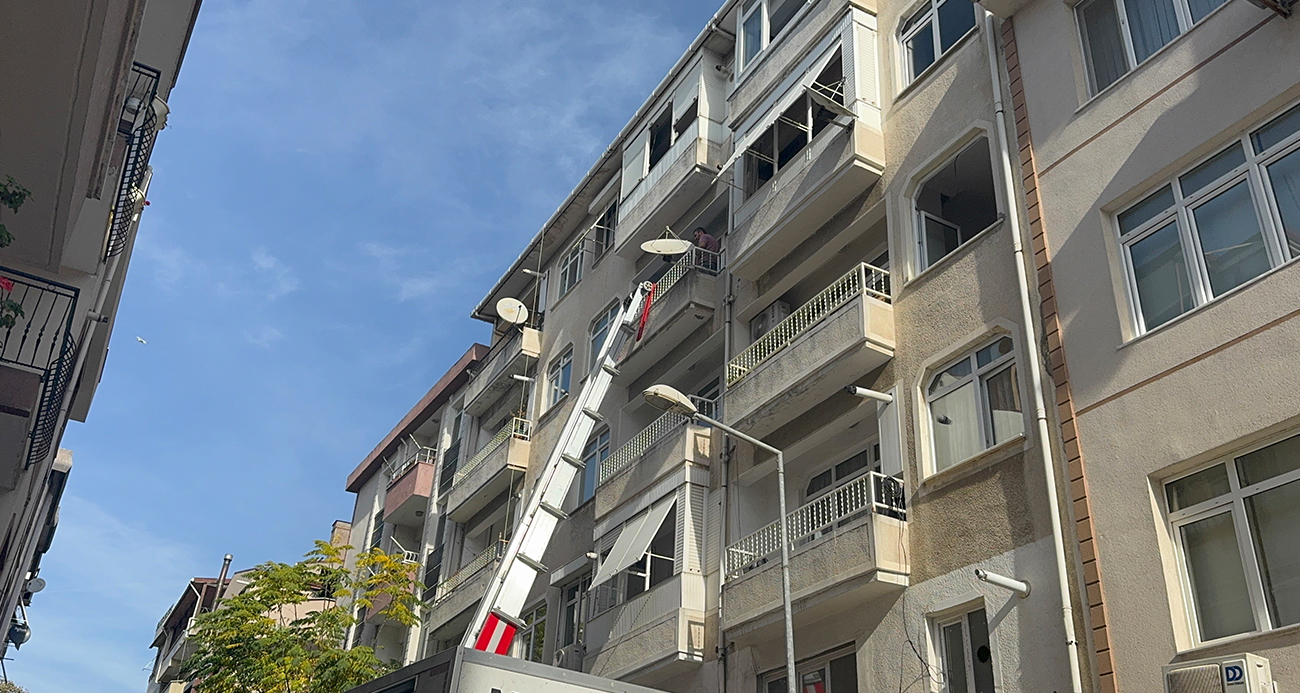 KOLONLARINDA ÇATLAKLAR TESPİT EDİLEN 5 KATLI BİNA MÜHÜRLENDİ 