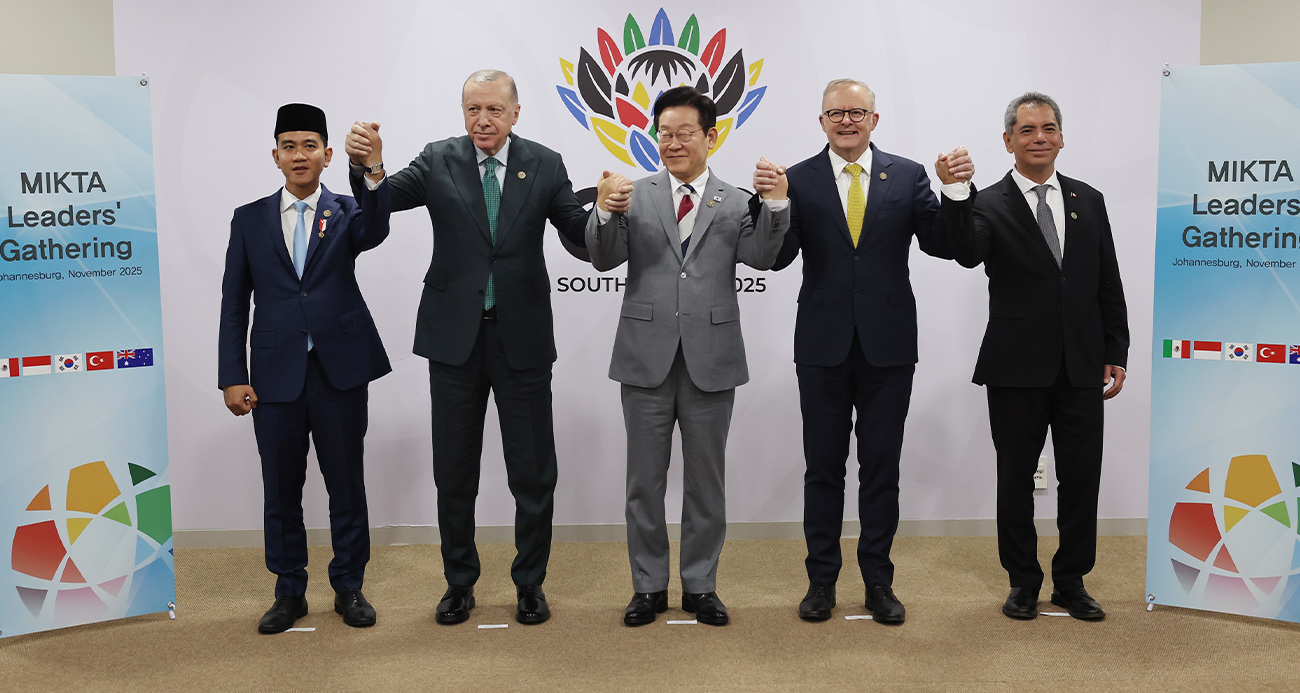 CUMHURBAŞKANI ERDOĞAN, MIKTA LİDERLERİYLE BİR ARAYA GELDİ 