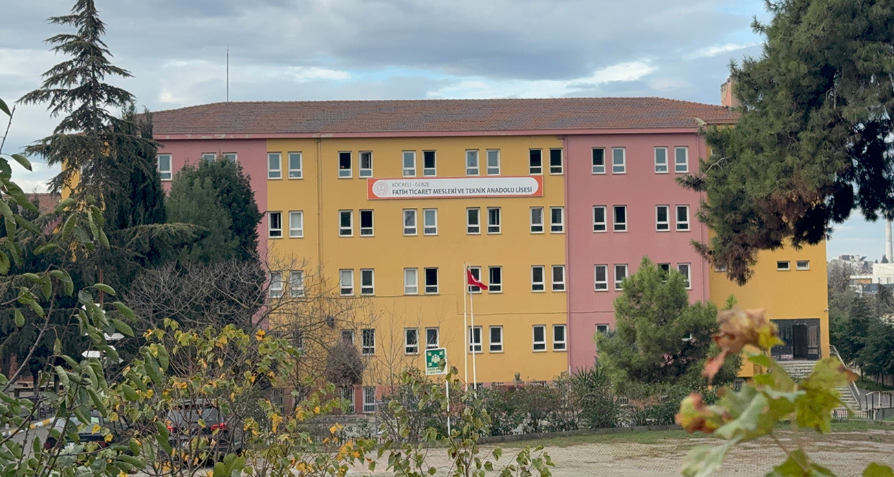 KOCAELİ’DE 15 ÖĞRENCİ ZEHİRLENME ŞÜPHESİYLE HASTANEYE KALDIRILDI 