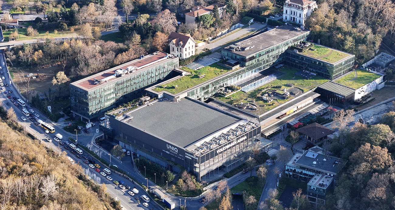 PAPA 14. LEO’NUN AYİNE KATILACAĞI VOLKSWAGEN ARENA’DA HAZIRLIKLAR SÜRÜYOR 