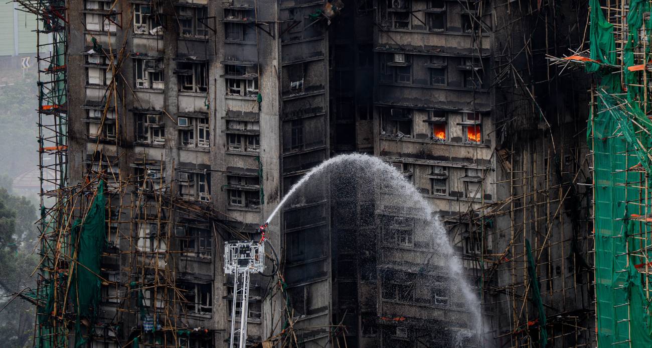 HONG KONG’DAKİ GÖKDELEN YANGININDA CAN KAYBI 146’YA YÜKSELDİ