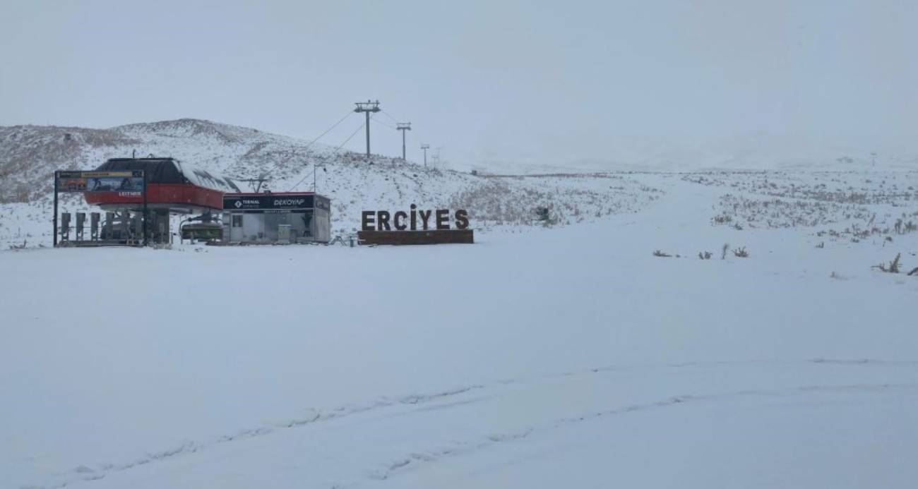ERCİYES GÜNE BEYAZ ÖRTÜYLE UYANDI 