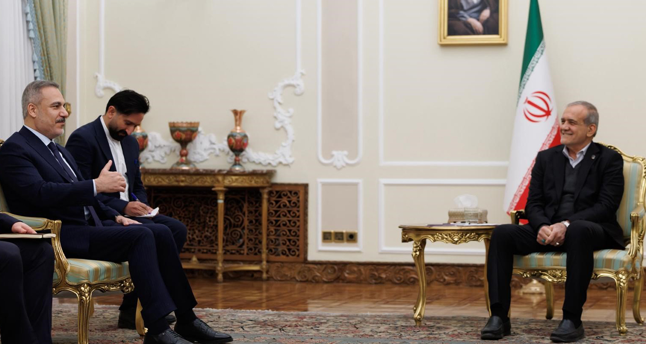 DIŞİŞLERİ BAKANI FİDAN, İRAN CUMHURBAŞKANI PEZEŞKİYAN İLE GÖRÜŞTÜ 