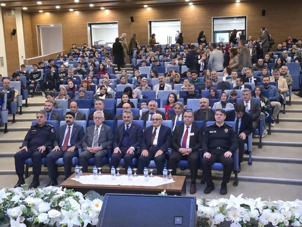 YOZGAT’TA ÖĞRETMENLER GÜNÜ DOLU DOLU PROĞRAMLARLA KUTLANDI