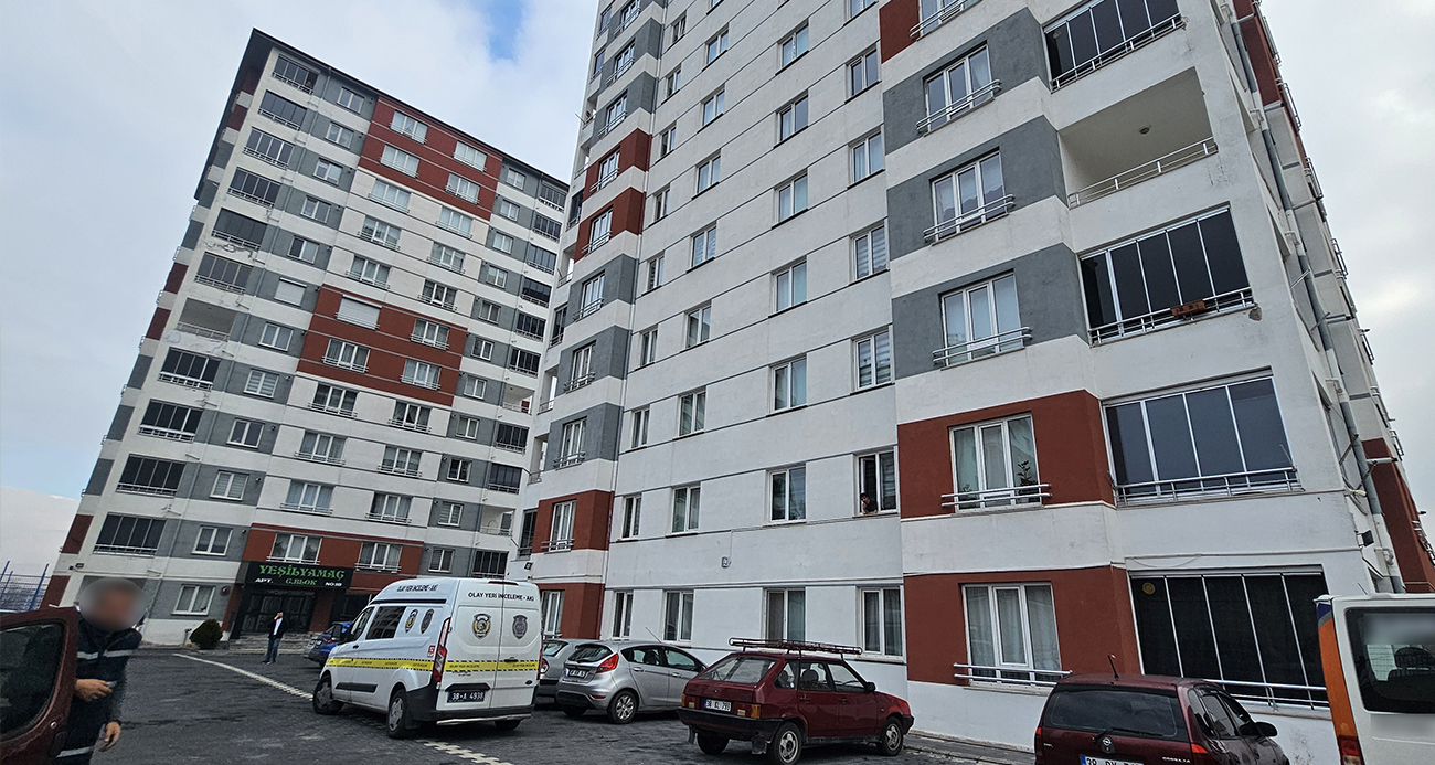 EVİ TAŞINIRKEN TARTIŞTIĞI NAKLİYECİYİ BIÇAKLADI 