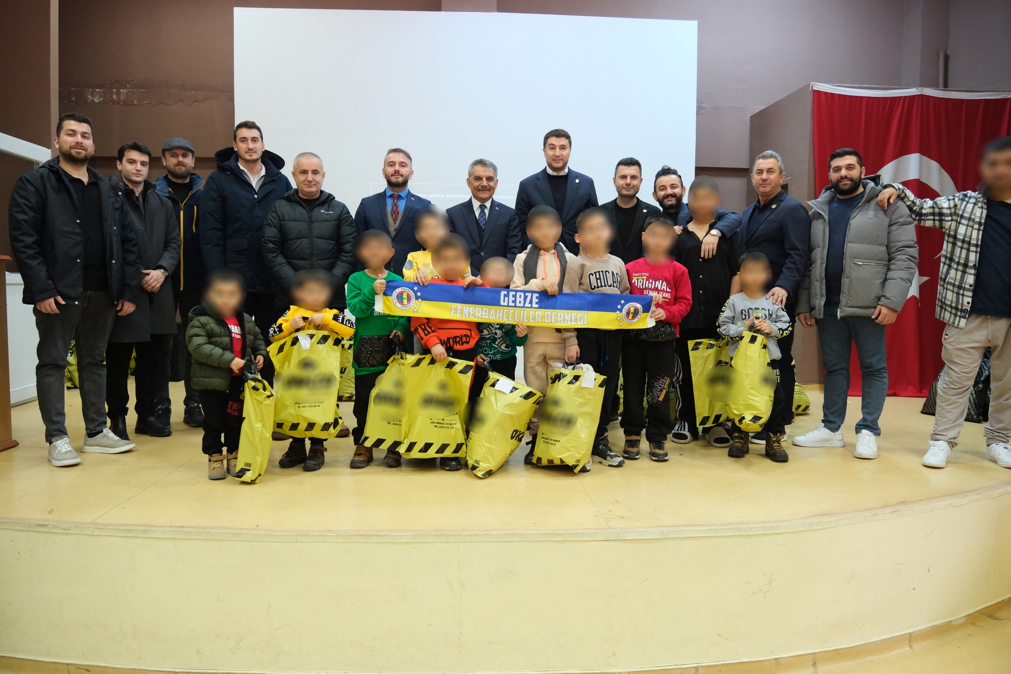 GEBZE FENERBAHÇELİLER DERNEĞİNDEN YOZGAT’TA ARMAĞANLI ZİYARET