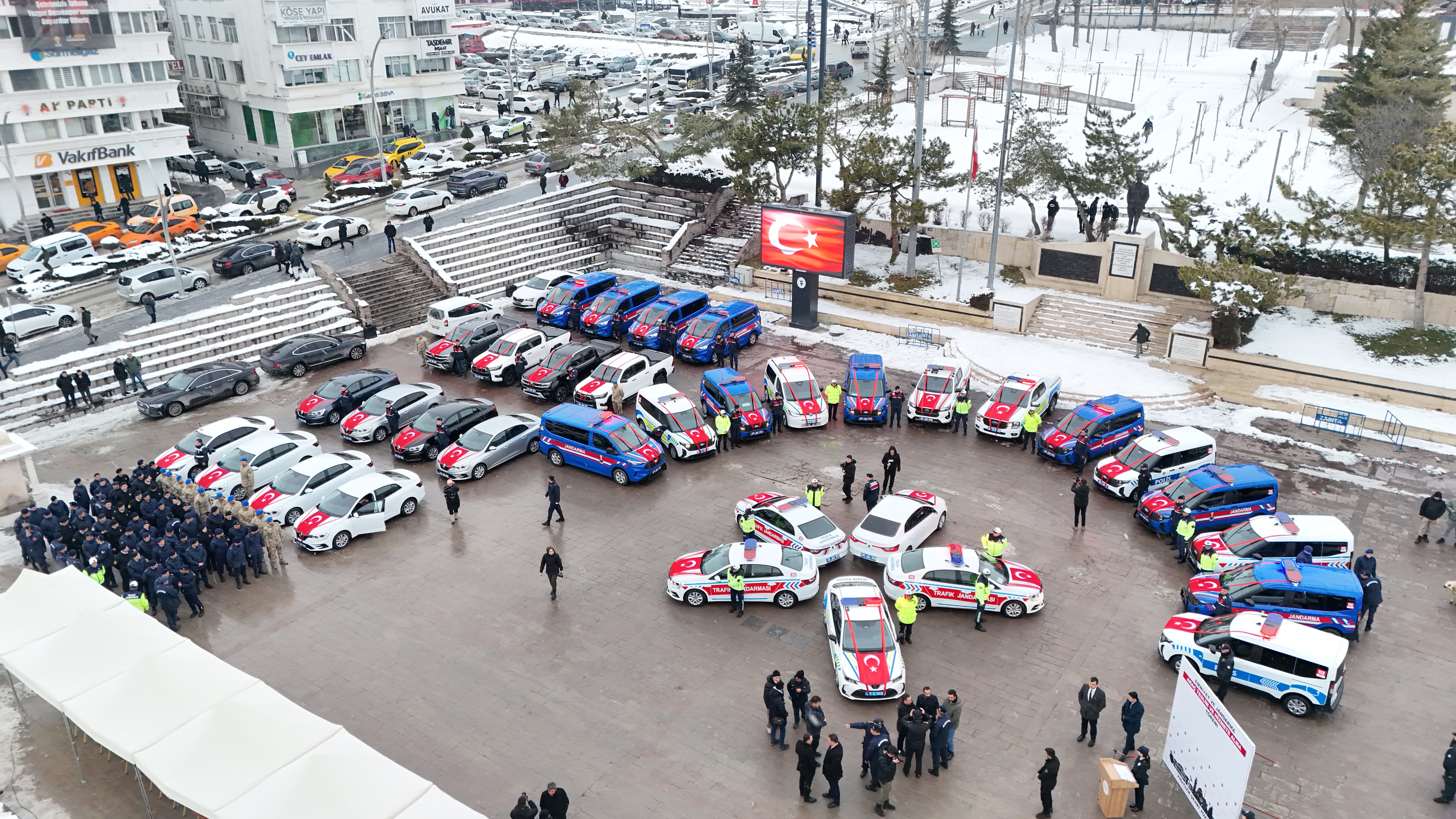 İÇİŞLERİ BAKANLIĞINDAN YOZGAT'IN GÜVENLİK GÜÇLERİNE 54 ARAÇ TAKVİYESİ