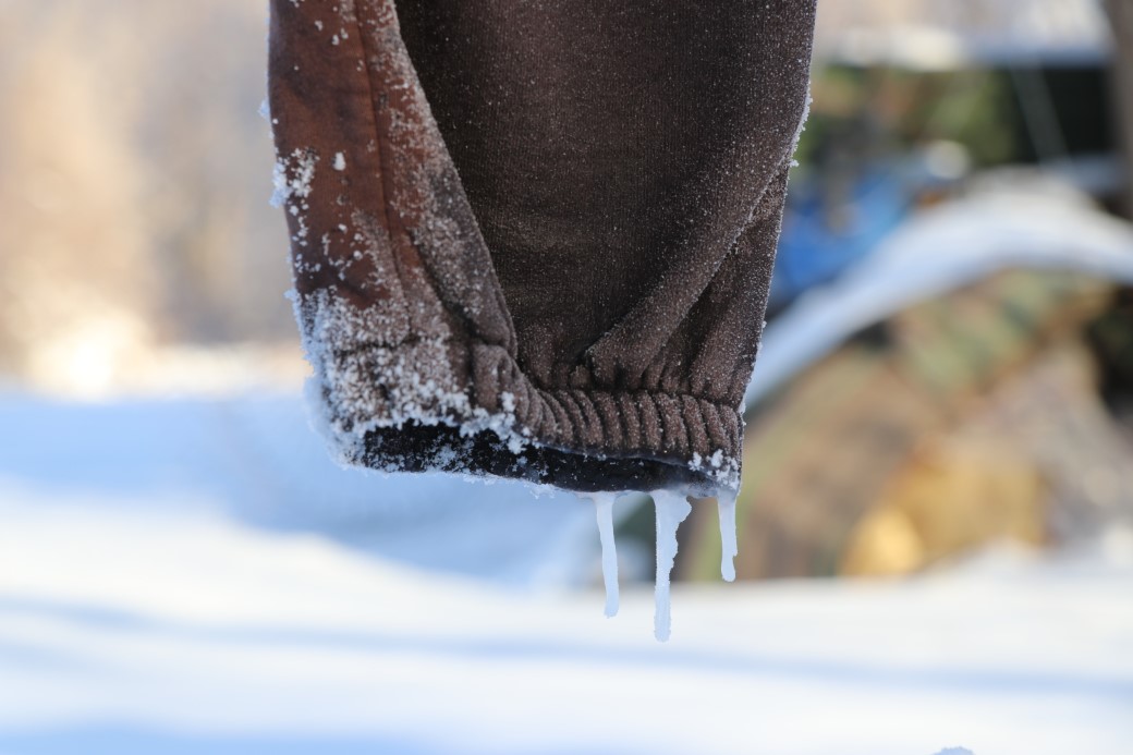 SİBİRYA SOĞUKLARI SİVAS’I DONDURDU, ÇAMAŞIRLAR KASKATI KESİLDİ