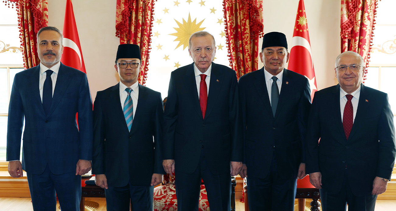 CUMHURBAŞKANI ERDOĞAN, ENDONEZYA DIŞİŞLERİ VE SAVUNMA BAKANINI KABUL ETTİ 