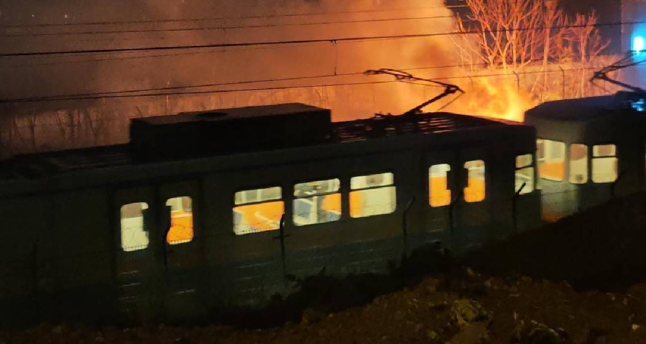 YENİBOSNA METRO İSTASYONU’NDA YANGIN PANİĞİ 