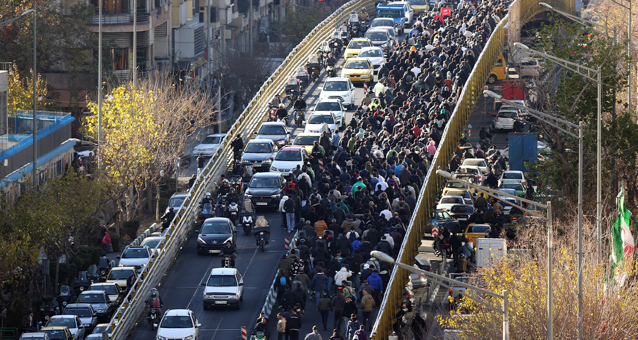 İRAN’DAKİ PROTESTOLARDA 10 BİNDEN FAZLA KİŞİNİN GÖZALTINA ALINDIĞI İDDİASI 
