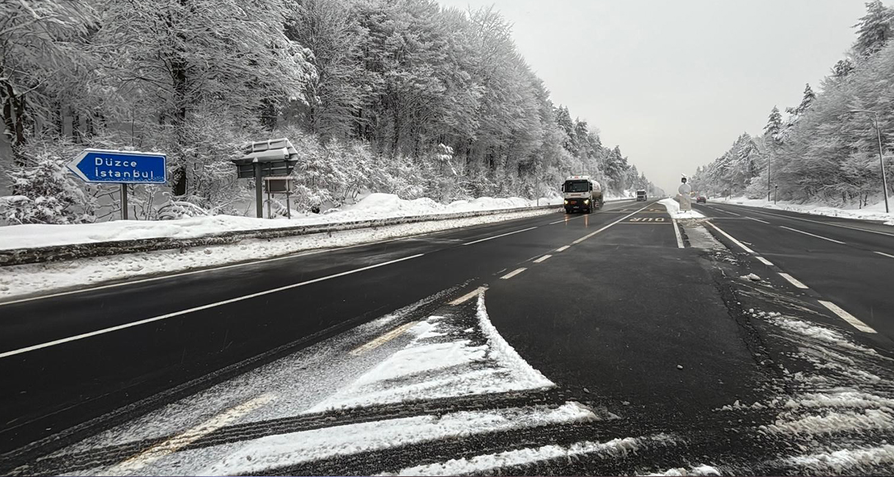BOLU DAĞI GEÇİŞİNDE KAR YAĞIŞI ETKİLİ OLUYOR 