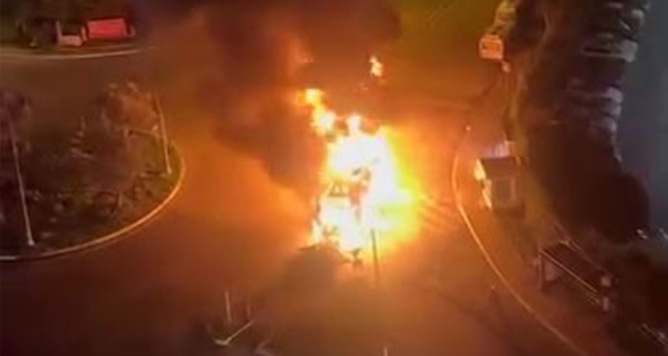 ISPARTAKULE’DE İETT HALK OTOBÜSÜ ALEV TOPUNA DÖNDÜ