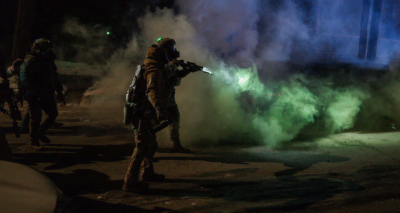 MİNNEAPOLİS'TE BİR KİŞİ DAHA VURULDU, SOKAKLAR KARIŞTI 