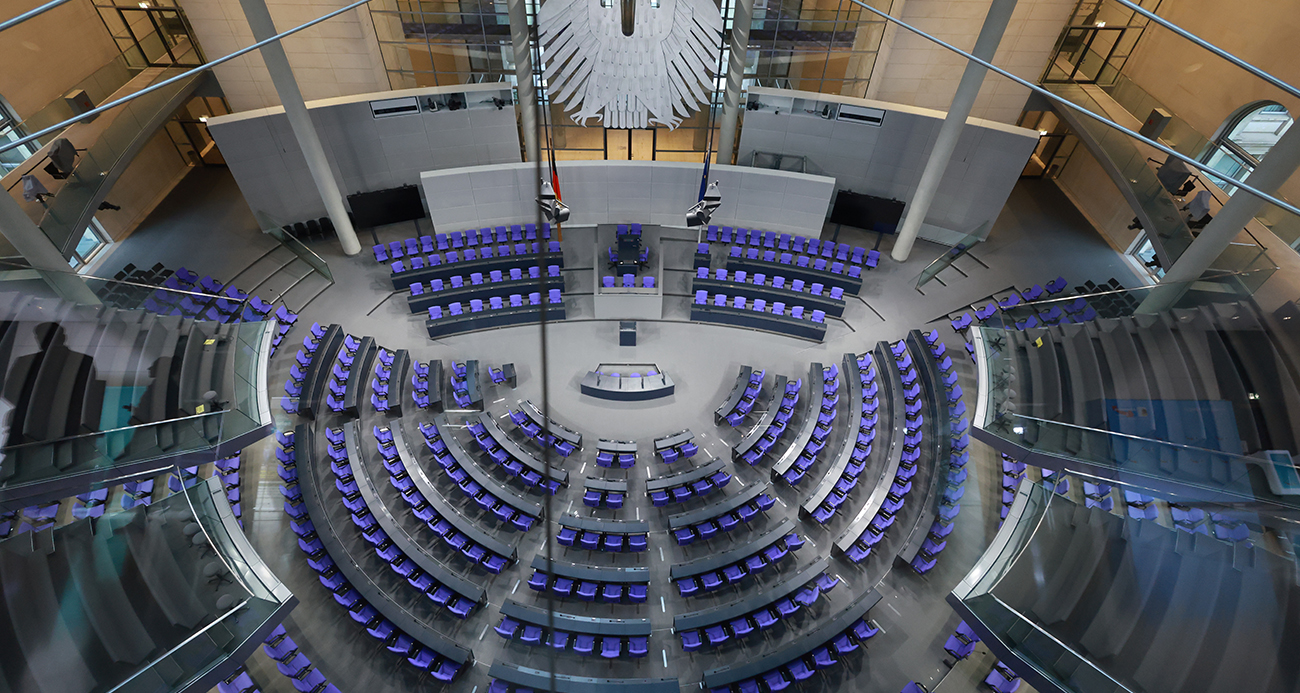 ALMANYA'DAN TRUMP'IN 8 AVRUPA ÜLKESİNE YÜZDE 10 İLAVE GÜMRÜK VERGİSİ KARARINA TEPKİ 