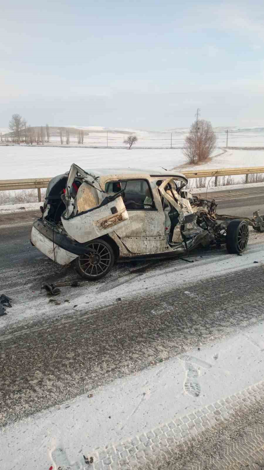 YOZGAT’TA ZİNCİRLEME KAZADA 3 KİŞİ YARALANDI 