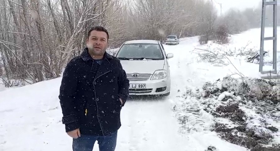 YOZGAT’TA MAHSUR KALAN ARAÇ ÖZEL İDARE EKİPLERİNCE KURTARILDI 
