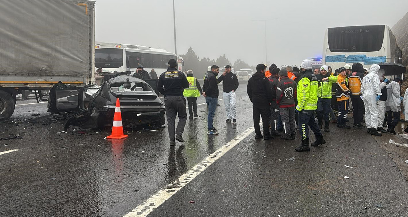GAZİANTEP’TE ZİNCİRLEME KAZA: 2 ÖLÜ, 10 YARALI 