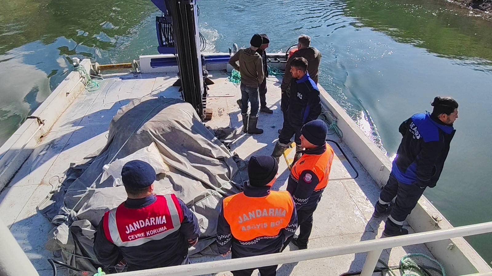 JANDARMA VE TARIM EKİPLERİNDEN ÇEKEREKTE SU ÜRÜNLERİ DENETİMİ