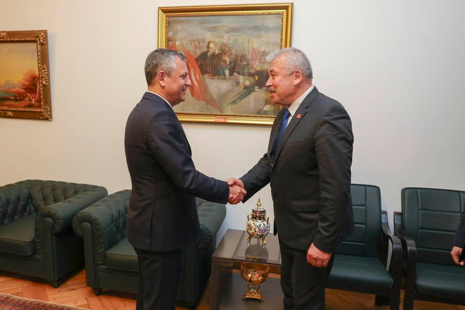 CHP İL BAŞKANI YAŞAR, LİDERİ ÖZEL İLE ANKARADA GÖRÜŞTÜ