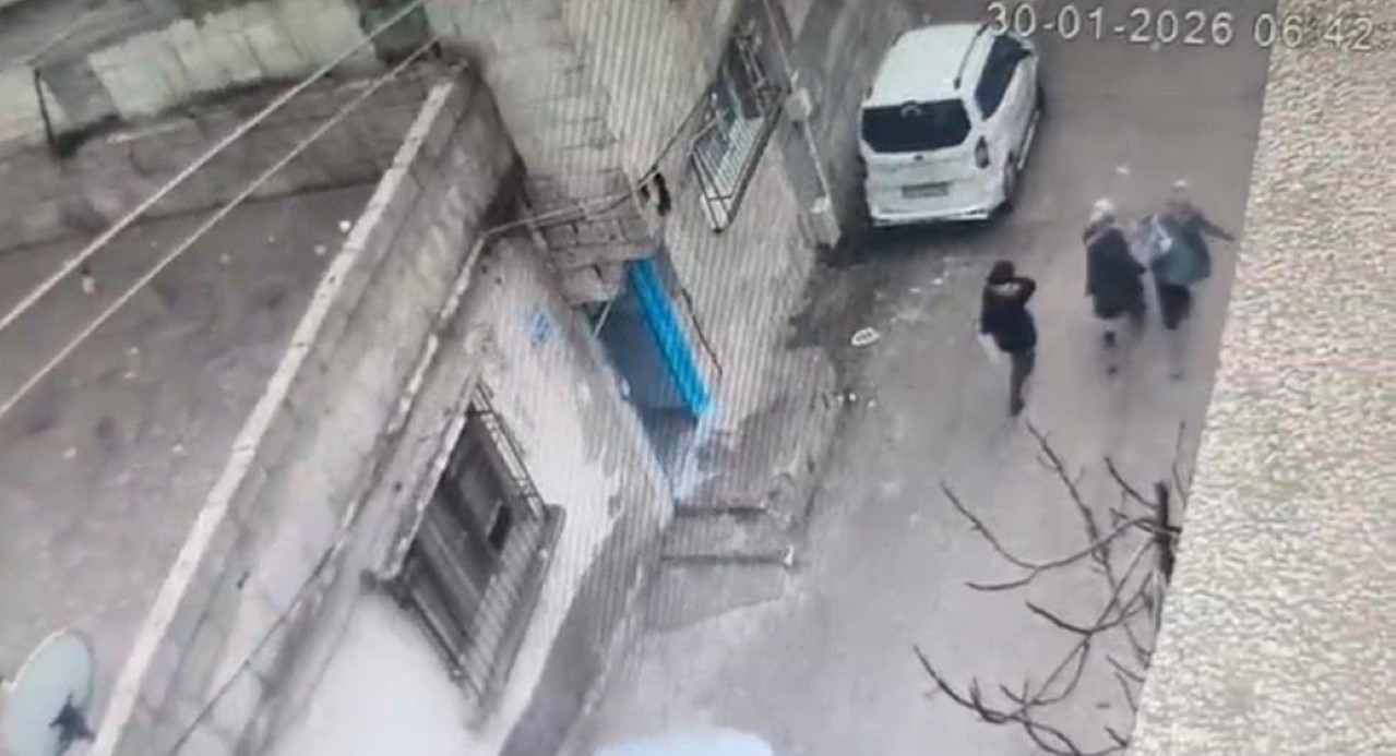 GAZİANTEP’TE İÇERİSİNDE 2,7 MİLYON TL BULUNAN KASANIN ÇALINMA ANI KAMERADA 