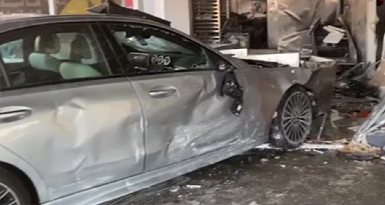 ABD’NİN LOS ANGELES ŞEHRİNDE BİNEK ARAÇ MARKETE DALDI: 3 ÖLÜ 6 YARALI 