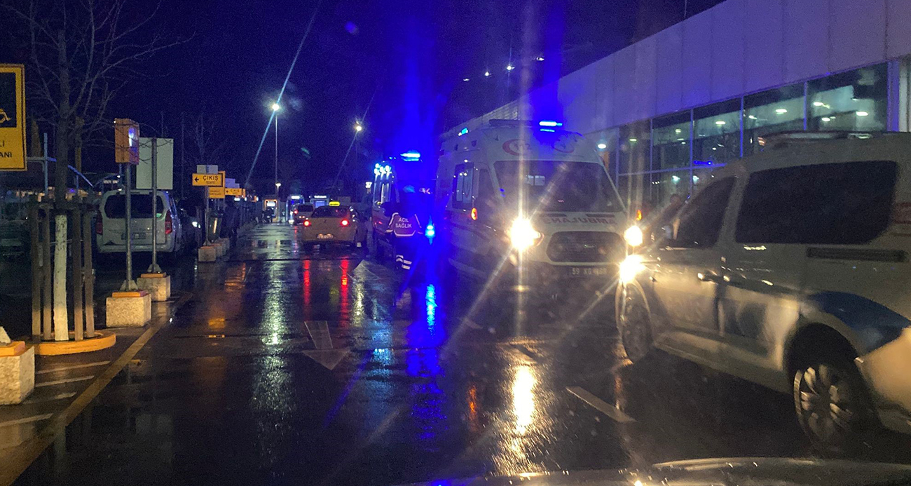 ZEHİRLENEN 8 GÜVENLİK GÖREVLİSİ HASTANEYE KALDIRILDI 