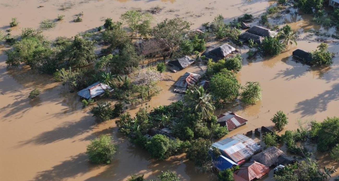 KOLOMBİYA'DA ÜLKE GENELİNDEKİ SELLERDE 6 KİŞİ HAYATINI KAYBETTİ 