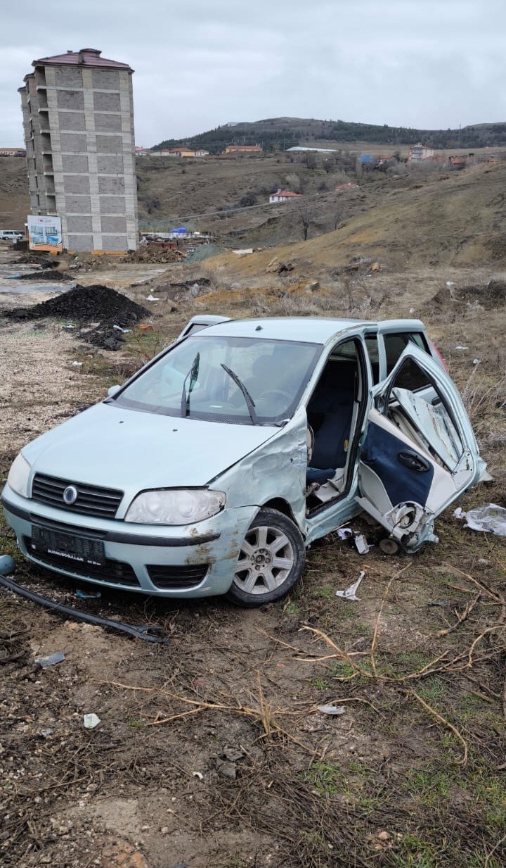YOZGAT’TA MEYDANA GELEN KAZADA 4 KİŞİ YARALANDI 