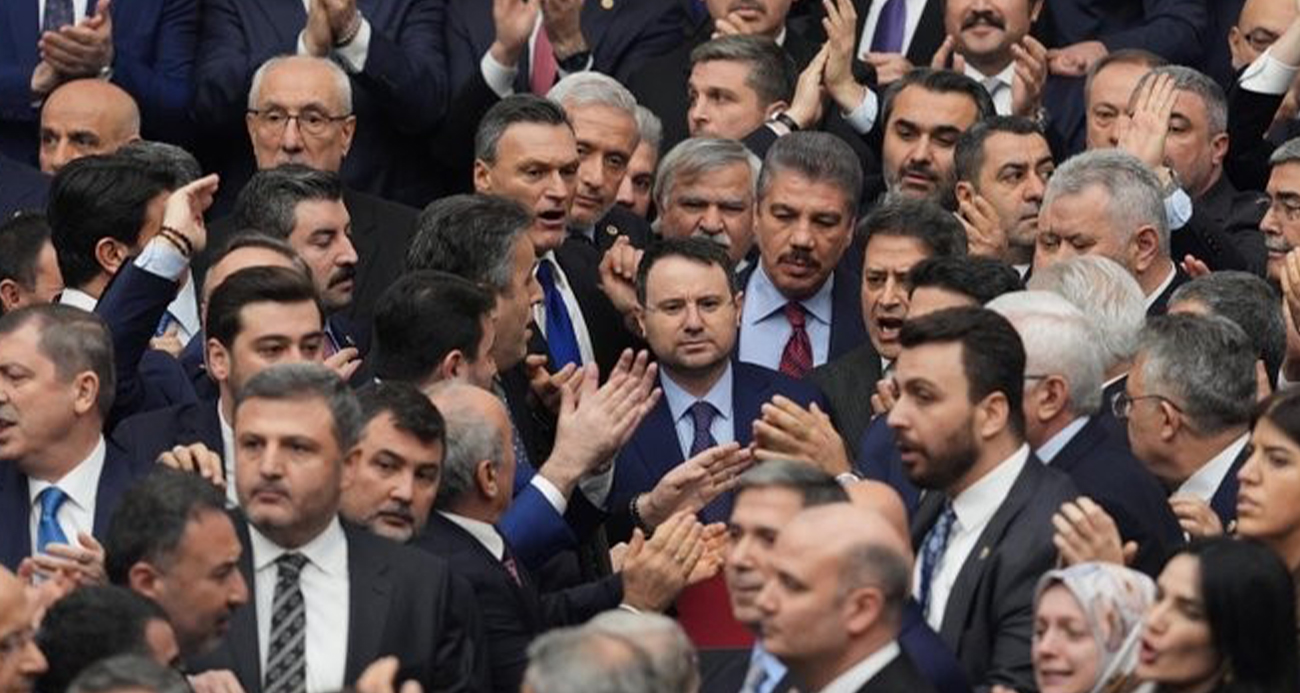 BAKAN GÜRLEK: &QUOT;ADALETİN TECELLİSİ ADINA HİZMET YOLUNDA KARARLILIKLA VE AZİMLE ÇALIŞMAYA DEVAM EDECEĞİZ&QUOT; 