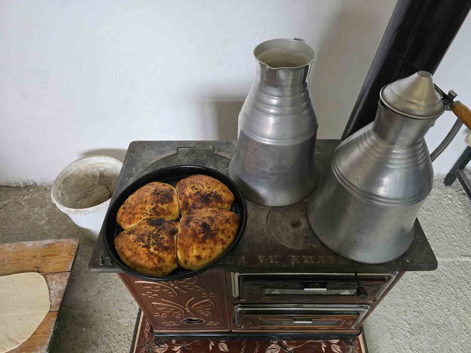 NESİLDEN NESİLE AKTARILAN YÖRESEL LEZZET: SAYA ÇÖREK