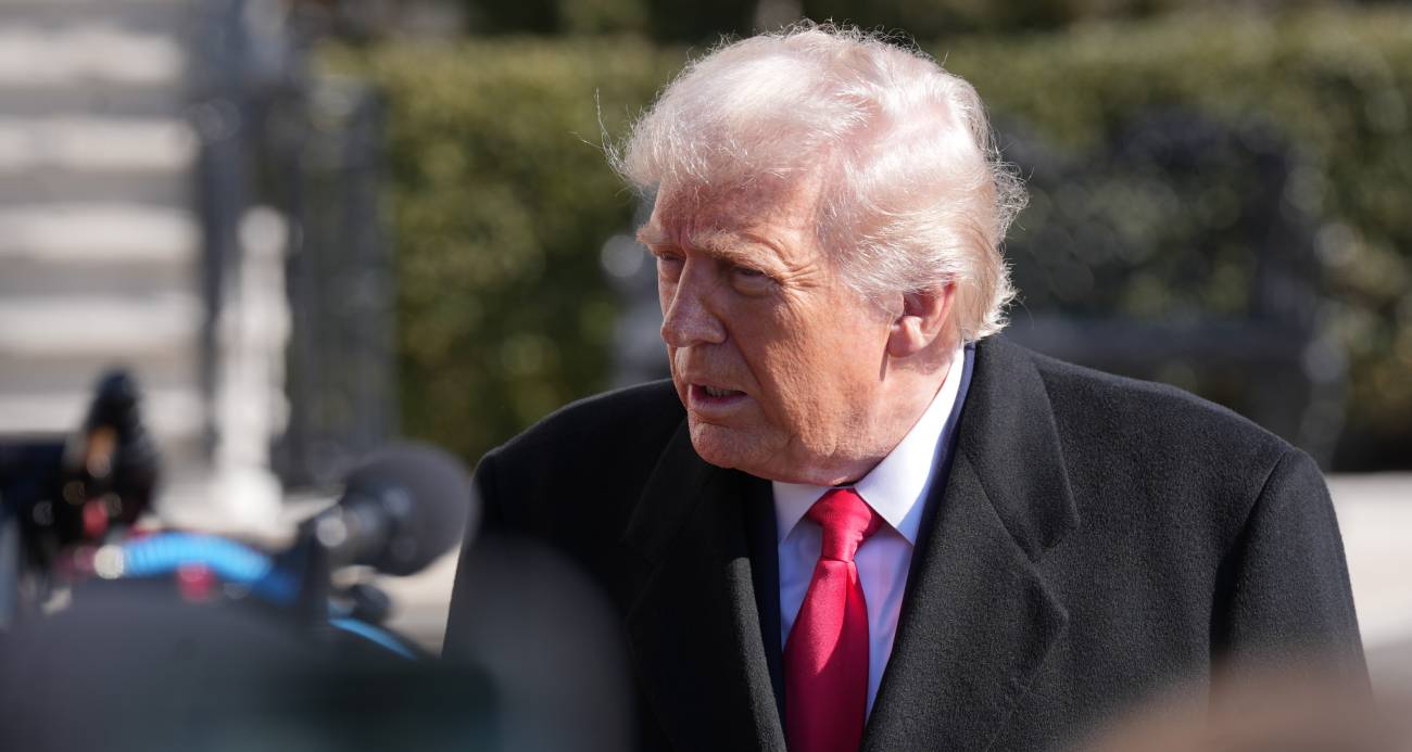 TRUMP, ORTA DOĞU'YA İKİNCİ BİR UÇAK GEMİSİ FİLOSU GÖNDERİLECEĞİNİ DOĞRULADI